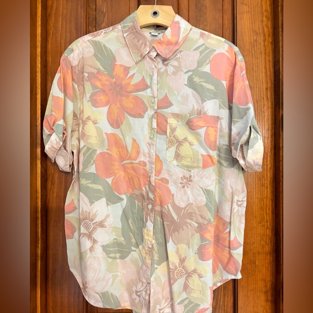 aerie light weight Hawaiian shirt.